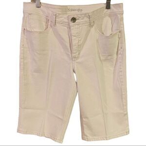 St. John's Bay Women's Bermuda Shorts White Size‎ 14